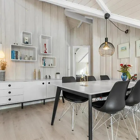 Gorgeous In Grenaa With Wifi Brondstrup